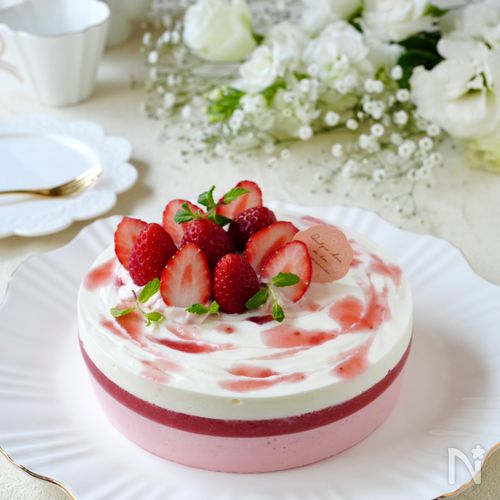 いちごとヨーグルトのムースケーキ