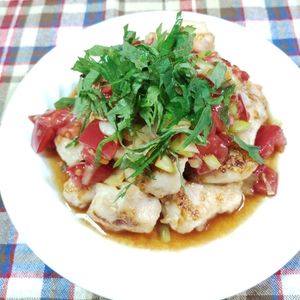 M＊Pの作ってみた!投稿(ピリ辛ダレがおいしい♩たっぷりトマトの油淋鶏)