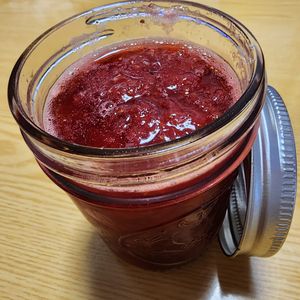 ナムディの作ってみた!投稿(色鮮やか！丸ごといちごの「いちごジャム」)