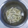 風味も美味しい「チキンごぼう柚子バーグ」の工程1