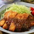 鶏むね肉でつくる！濃厚ごまみそソースのチキンカツ