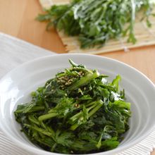 簡単!春菊の中華風サラダ。生の春菊をポン酢とごま油で♪