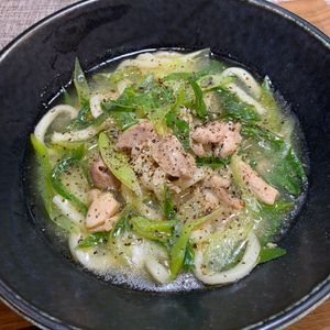 楽ラク手抜キッチン🐶🐾の作ってみた!投稿(【レンジだけ！鶏肉とネギの旨塩うどん】包丁もまな板も無し♡)