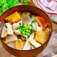 ほっこり美味しい~！かぼちゃと油揚げの豚汁