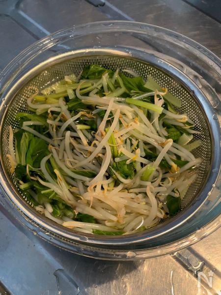 冷水で冷やす