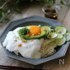 オリーブめんつゆのふわふわアボたまそうめん。＜夏バテ対策＞