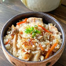 一晩でなくなる【究極の鶏肉ときのこの炊き込みご飯♡】