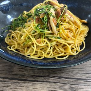 mocoの作ってみた!投稿(【豆苗とベーコンの和風バター醤油パスタ】休日のランチにも！)