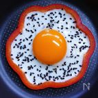 可愛い目玉焼き☆赤パプリカ