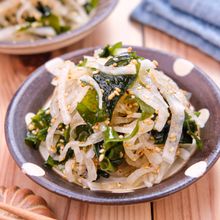 【大根とわかめのごまナムル】ごま油がぶわっと香る♪