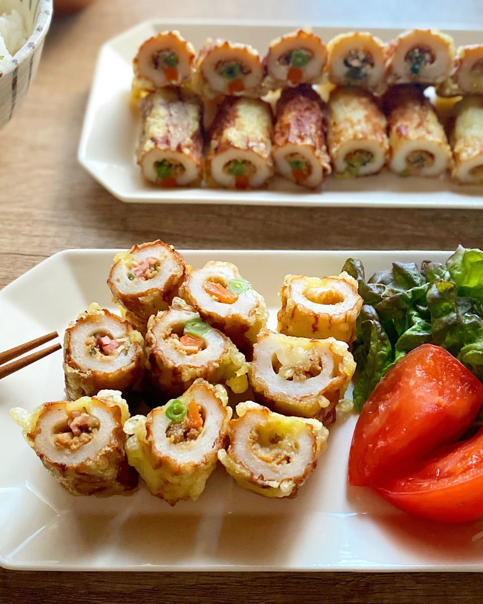甘辛とりそぼろでちくわの挟み揚げ | レシピサイトNadia