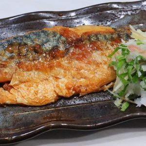 まゆの作ってみた!投稿(焼いてタレをからめるだけ♪「さばのゆずこしょう照り焼き」)