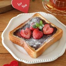 いちごとチョコレートのキッシュトースト