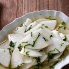 【ポリ袋で簡単】大根と大葉のだし酢漬け