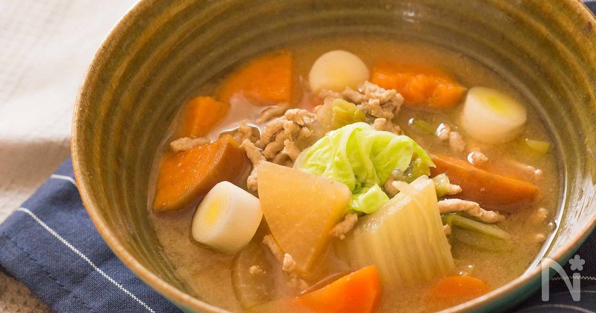 少しのコツで出汁いらず！豚ひき肉で作る具だくさん豚汁