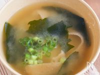 【わかめと麩のわさび入り味噌汁】実は美味しい!さっぱり味