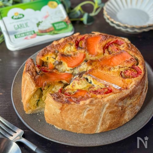 【夏野菜とスモークサーモンのクリームチーズキッシュ】