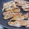 箸が止まらない🥢せせりの柚子胡椒バター炒めの工程3