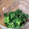 簡単で美味しすぎる!ほうれん草とツナのうまマヨ和えの工程2