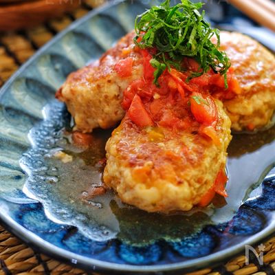 ＊はんぺんとえのきたっぷりの和風生トマト煮込み鶏バーグ＊