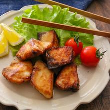 ごま油の香りたっぷり！ぶりの竜田揚げ