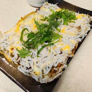 もんぶらん°・*:.。.☆の作ってみた!投稿(もちっとヘルシー◎【大葉としらすの大根もちピザ】)