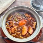【カレー味噌煮込みうどん】汁まで飲み干したくなる美味しさ！