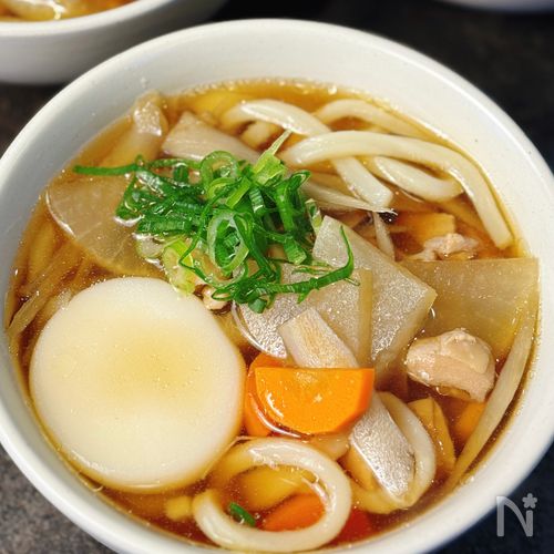 【根菜と鶏肉の力うどん】具沢山でほっとする味♡