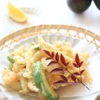 洋風天ぷら！変わり種のアボカドとエビのかき揚げ