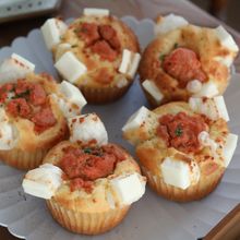 混ぜて焼くだけ【米粉たらこもちチーズマフィン】