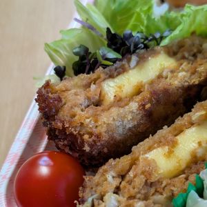 まゆのの作ってみた!投稿(【春キャベツのカレーメンチカツ】チーズINが嬉しい♡絶品！！)