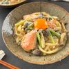 コクうま♡【鮭ときのこの濃厚味噌カルボうどん】