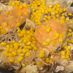ともとらの作ってみた!投稿(フライパン1発で衝撃の旨さ!味噌バタコーンで鮭ちゃんちゃん)