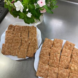 そら・ゆずの作ってみた!投稿(卵白消費に！混ぜて焼くだけの「フロランタン風クッキー」)