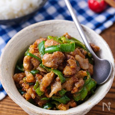 【ご飯が進む作り置き】豚こまとピーマンのスタミナ肉味噌