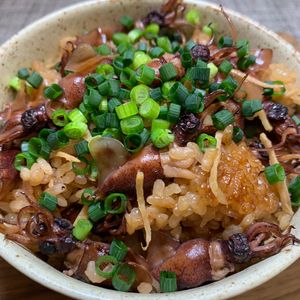 楽ラク手抜キッチン🐶🐾の作ってみた!投稿(牡蠣だし醤油で味が決まる！ほたるいかの旨だし炊き込みご飯)