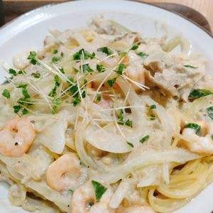 1293278の作ってみた!投稿(えびとイカときのこの豆乳クリームパスタ)