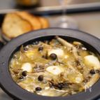 鰹節が決め手‼︎『キノコとモッツァレラのアヒージョ』