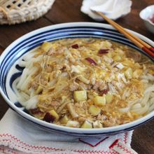 鶏そぼろと秋野菜のあんかけうどん