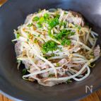簡単♪手間なし♪たっぷりもやしと豚肉の蒸し焼き