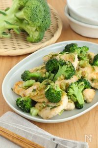 鶏むね肉とブロッコリーのゆずこしょう炒め