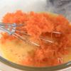 混ぜて焼くだけ♪【米粉とオートミールのキャロットケーキ】の工程1