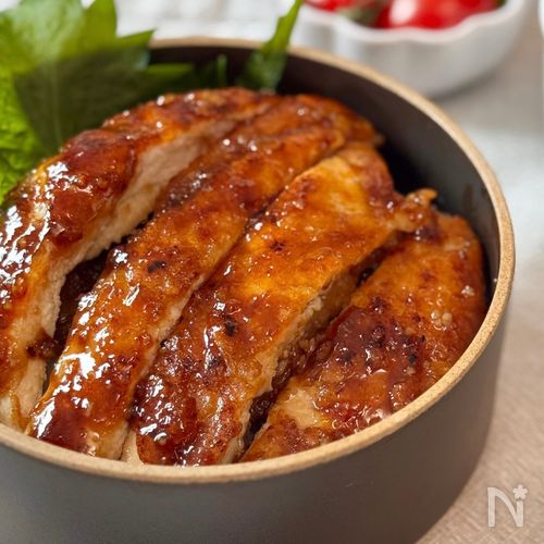ごはんが進む！【ガーリックバターチキン丼】