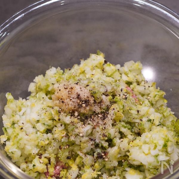作りおきにも】セロリ水餃子【焼いても美味しい！】 | レシピサイトNadia