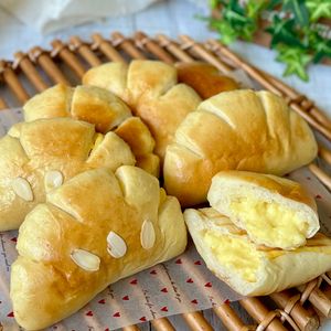 あゆの作ってみた!投稿(クリームあふれる！ 生地が魅力の『黄金比クリームパン』)
