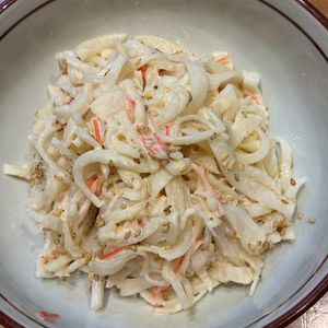 くだもの大好き🧡の作ってみた!投稿(カニカマ大根サラダ　ごまたっぷり♪マヨネーズで間違いなし♡)