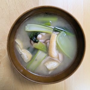 ゆいの作ってみた!投稿(【しめじと小松菜のお味噌汁】シンプルでおいしい♪)