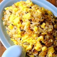 ビールがすすむ！【ふわっふわたまごの納豆高菜チャーハン】
