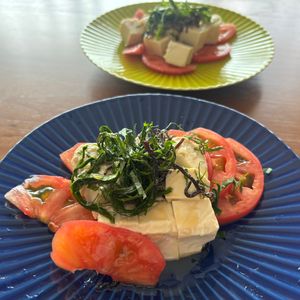 こむぎの作ってみた!投稿(ヘルシー♪♪チーズみたいな塩麹豆腐とトマトの塩昆布サラダ)