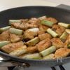 ごはんがすすむ【鶏むね肉と白ねぎの甘辛照り焼き】の工程4